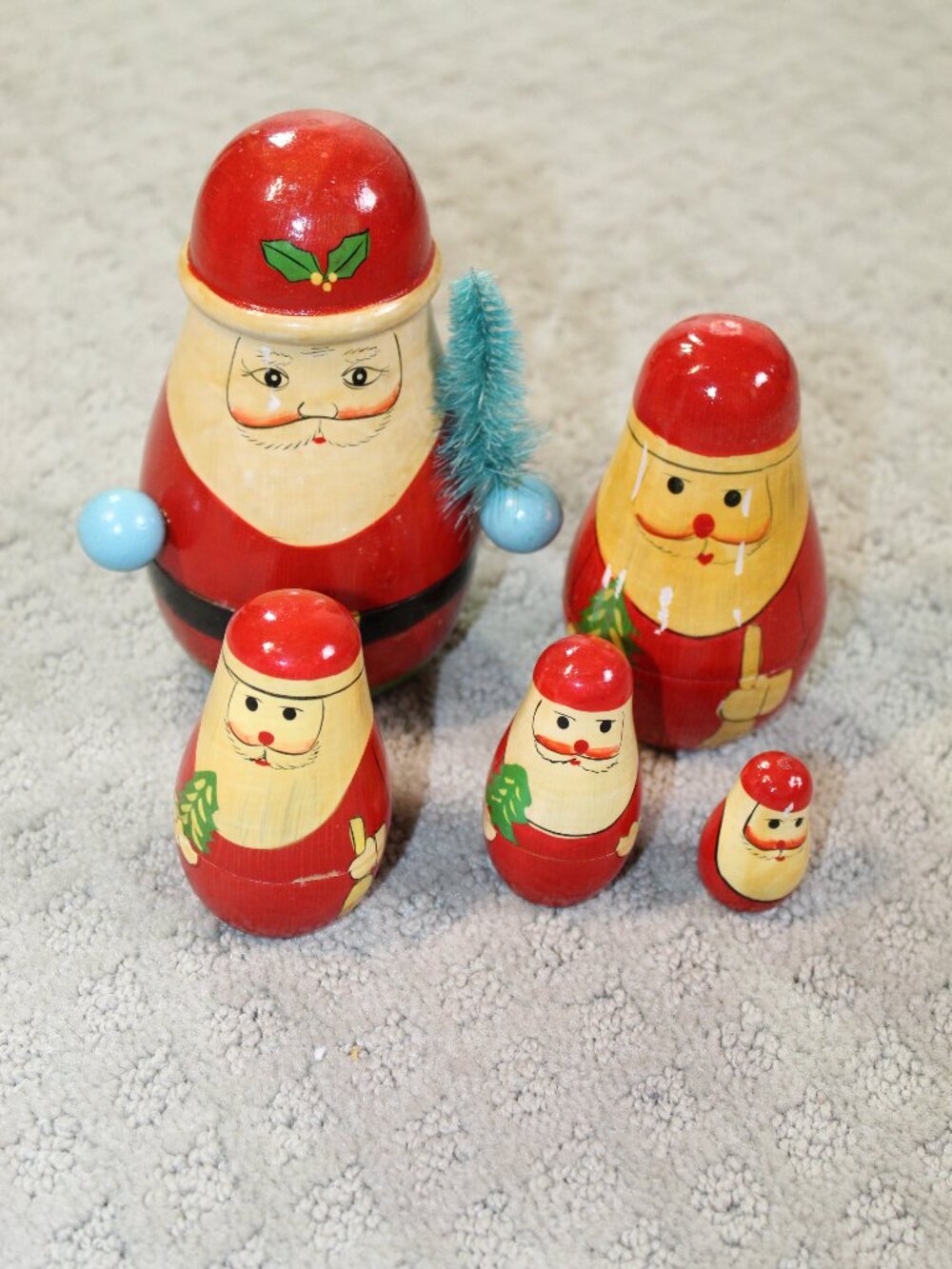 Set of 5 Nesting Santa Dolls Holding Blue Christmas Tree 5.5"x4.5"